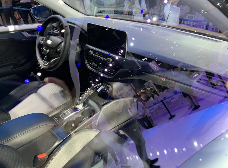 福特再亮王牌，变速箱动力衔接平顺给力，可惜三缸机成败笔