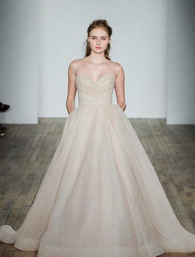 婚礼撞衫搭配,参加婚礼气质大气穿搭