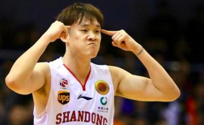 丁彦雨航与巩晓彬赛场冲突,丁彦雨航单场过40