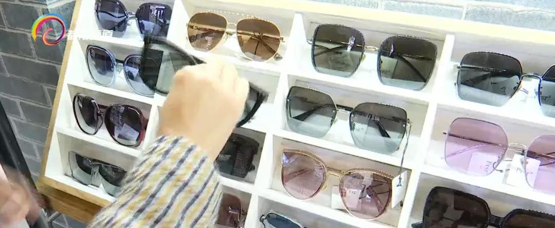 快过期的防晒伞能用吗,太阳防晒霜保质期