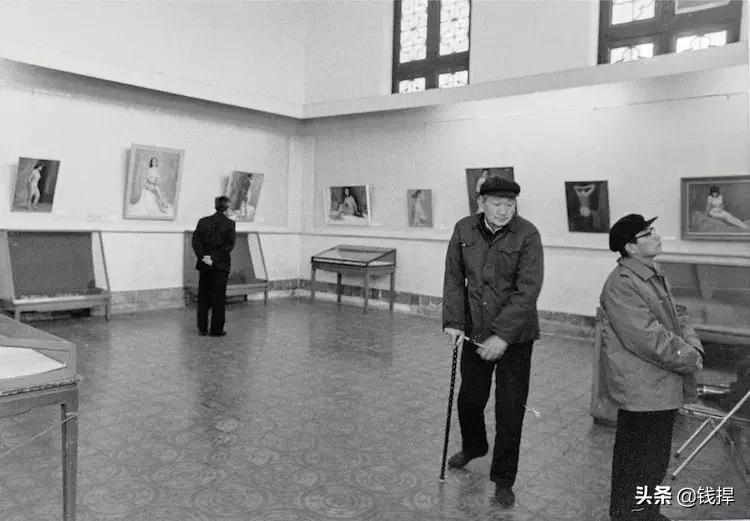 「钱眼回眸四十年-35」青岛举办《中国人体油画大展》89