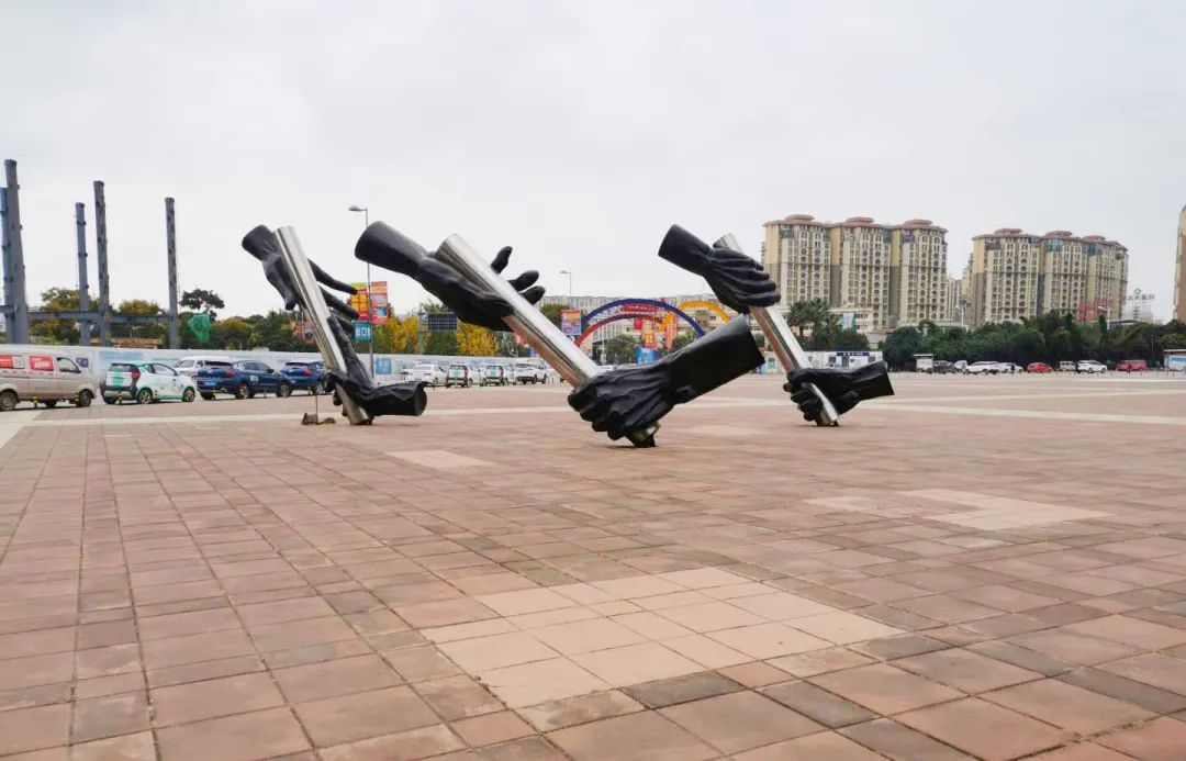 生命运动的颂歌──新亚洲体育城体育艺术广场系列雕像欣赏