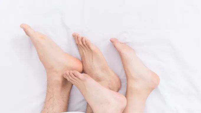 秦岚因“子宫使用权”被骂上热搜？女性学会保养子宫才是至关重要