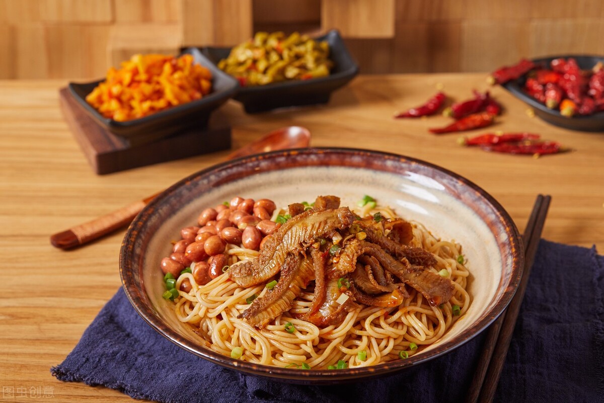 江西米粉好吃还是津市米粉好吃,江西米粉1.4跟1.6有啥区别