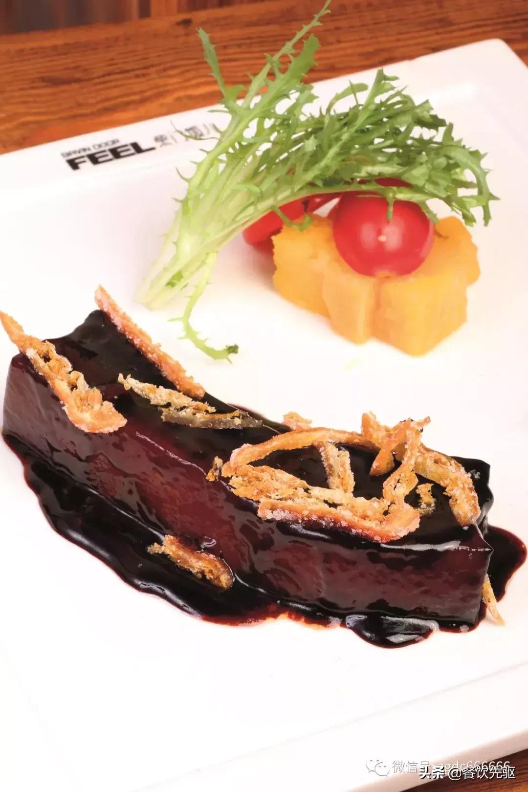 煮制加入陈皮粉,食用要拿刀叉切;三点改良,让红烧肉有了牛排范