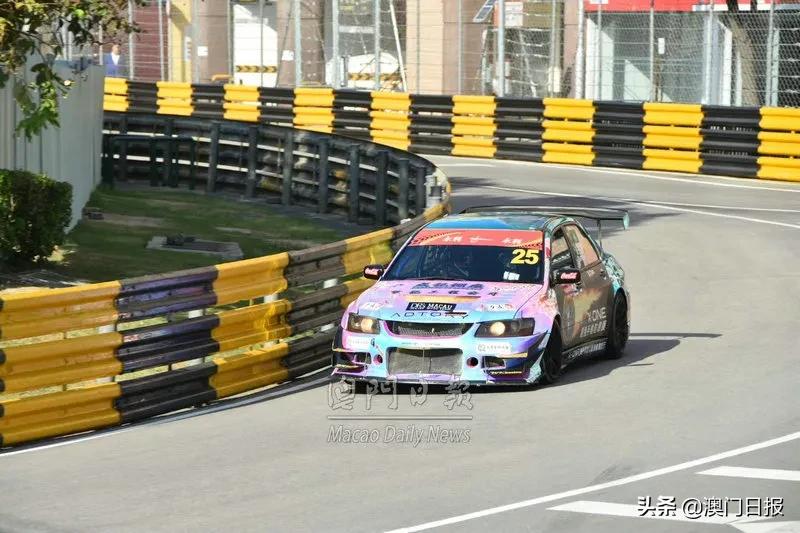 大赛车视频全集,大赛车场内比赛