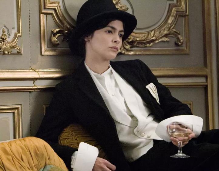 时尚界翘楚香奈儿离开修道院,时尚女王香奈儿的一生