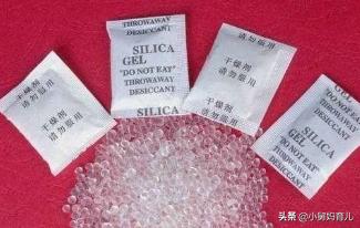 三岁女儿偷吃大团毛发，究竟是为何，医生：家长太失职了