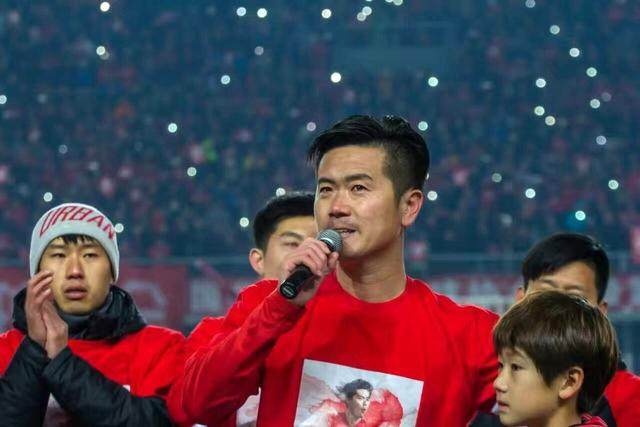 从小在铁西街头颠球的沈阳男孩，生涯都献给辽足退役后却怒喷主队