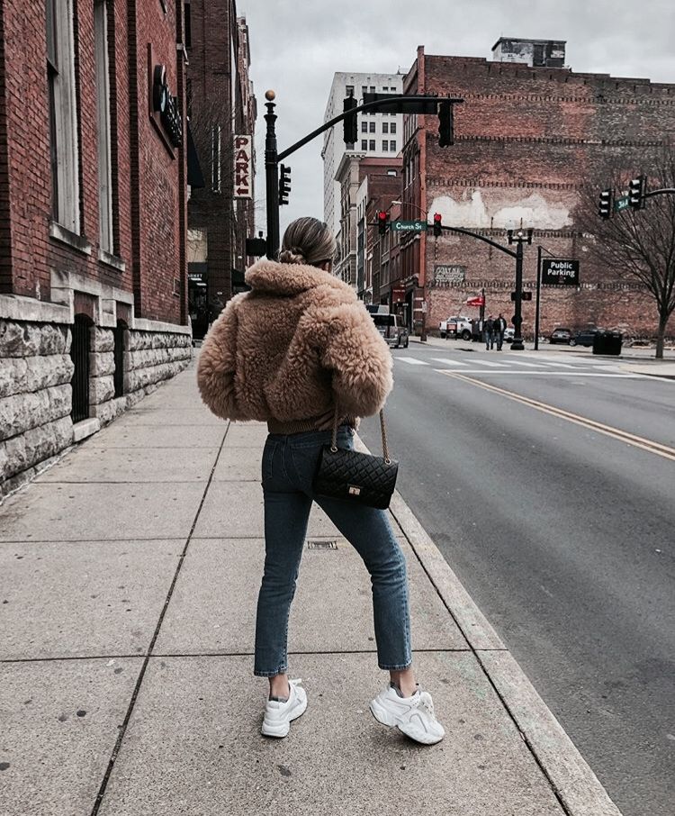 人手一个的毛巾包为什么魅力这么大？今年秋冬，大家都喜欢毛多的