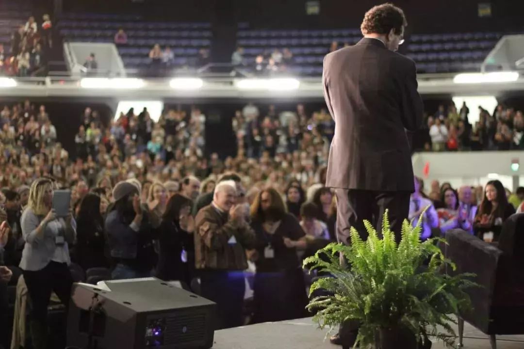 世界第一催眠大师艾瑞克森,催眠大师米尔顿