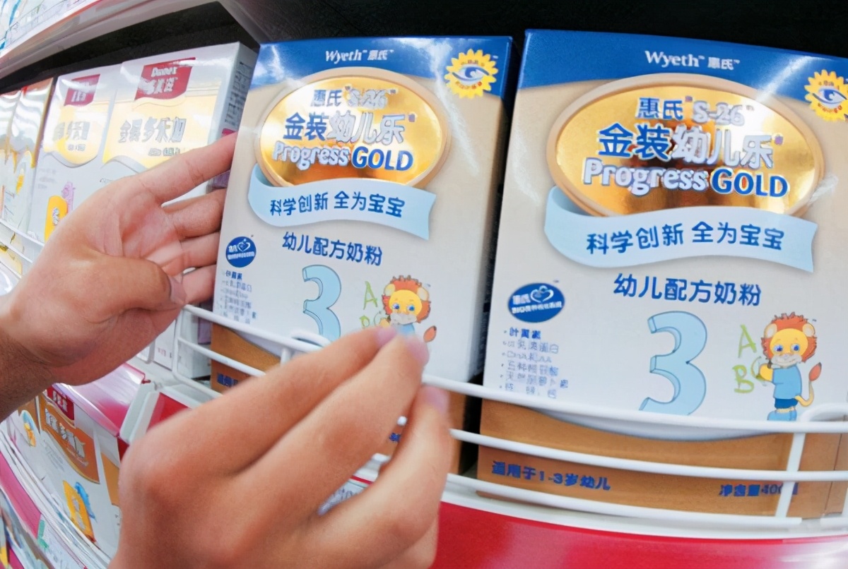 刚出生的宝宝喝惠氏哪个系列好,一岁多宝宝喝惠氏哪个系列好