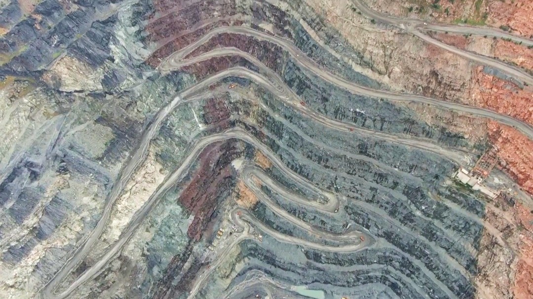 最大的露天铁矿开采,中国开采全球最大铁矿