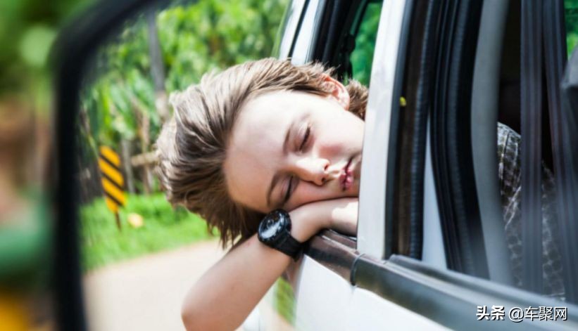 为什么坐汽车不晕车坐电动车晕车,开电动汽车胸闷恶心