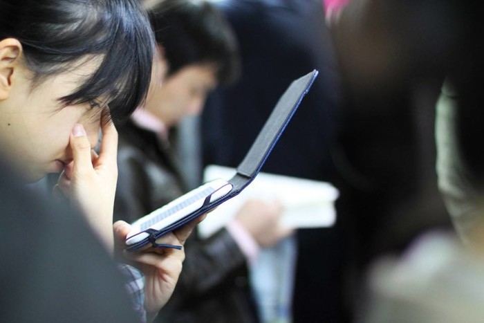 amoled屏幕有一个亮点,不要被蒙在鼓里