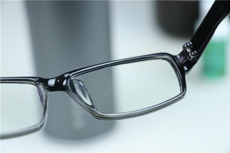 眼镜如何清洗才能不留水印,眼镜怎么清洗能减少磨痕