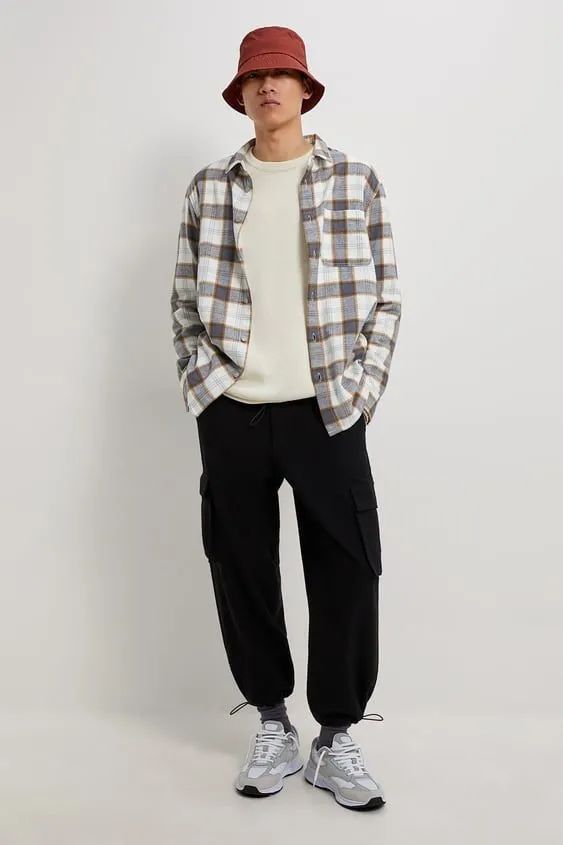 束脚裤的四种穿法,运动鞋束脚裤怎么搭配外套