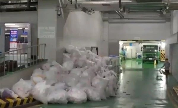 prada线上发布2021春夏系列,prada2021秋冬时装发布会时间