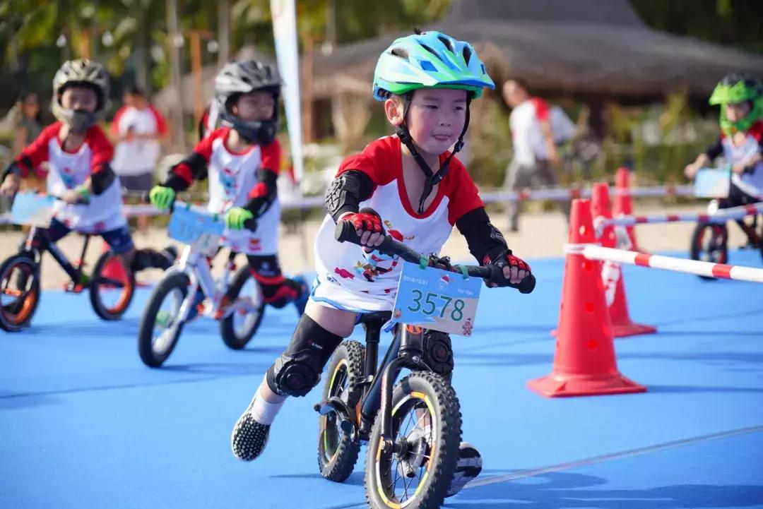 萌趣|来自全国650个萌娃在石梅湾艾美上演沙滩平衡车狂欢