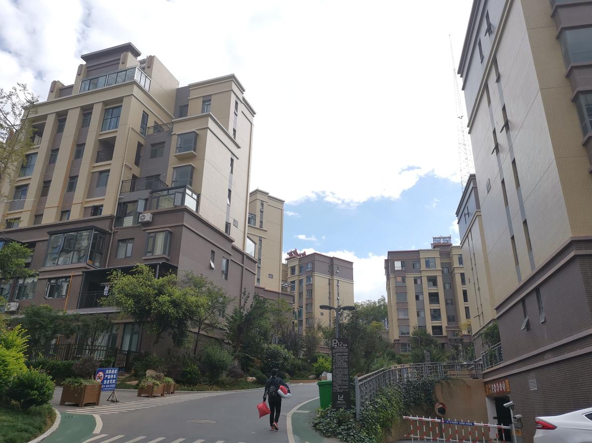 420万变10万？冻结“空”账户胜诉却拿不到钱，云南楚雄一法官被举报失职渎职