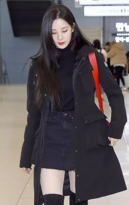 韩国女艺人告诉你，这才是今年最流行的羽绒服款式