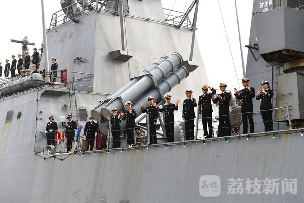 韩国海军舰艇编队访问上海，将与中方举行海上联合演练｜荔枝军事