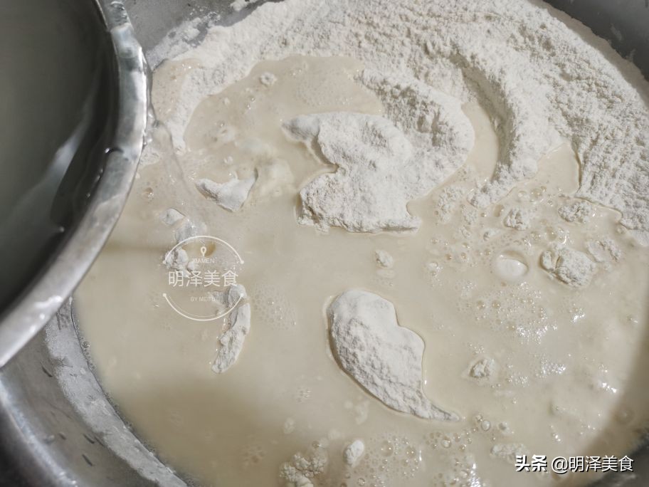 这种蔬菜很少生虫,用它做馅蒸包子,味道鲜香,我一次能吃四五个