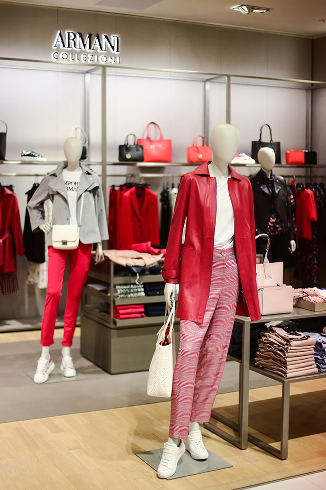 超模巴黎购物,超模走进步行街