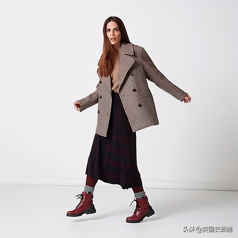 鞋柜秋冬马丁靴,鞋柜冬季靴子