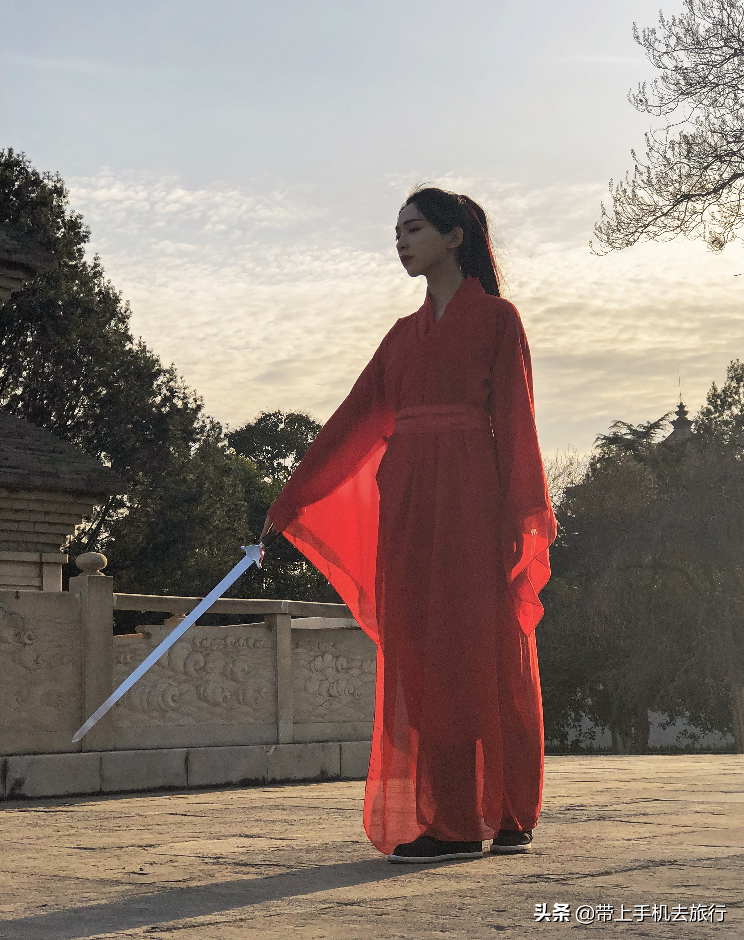 vivo手机逆光功能怎么使用,苹果手机拍逆光人像怎样拍摄