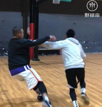 打球遇到身体对抗打不过怎么办,打球身体对抗太软怎么办