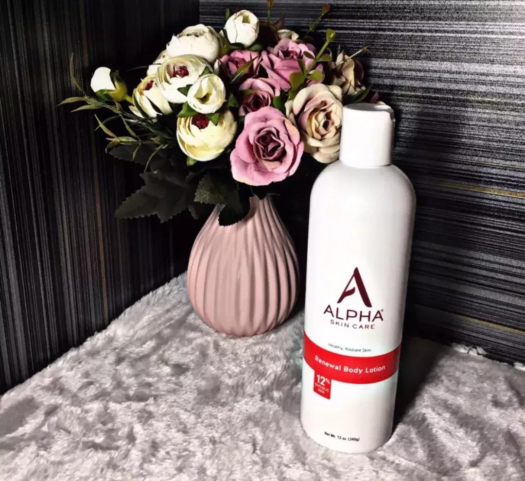 夏天就要心机露肤才更显瘦,又到了夏天露腿露肩的季节