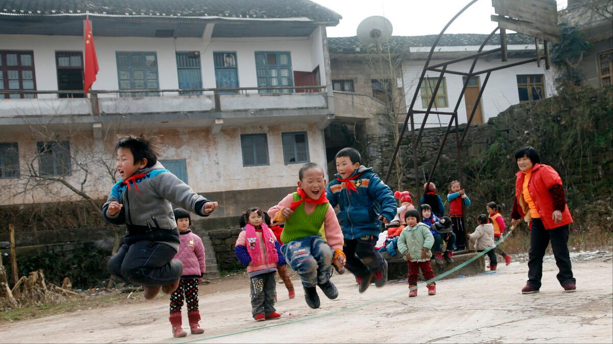 兼职代购的堂姐:当教学成为了副业,是什么把老师逼成了这样?