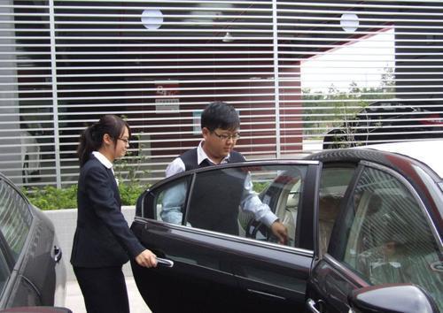 为啥提起全款买车4S店就来气?网友:终于听到实话了