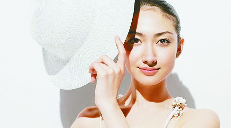 军训被晒黑了怎么快速修复,军训晒黑后如何修复美白