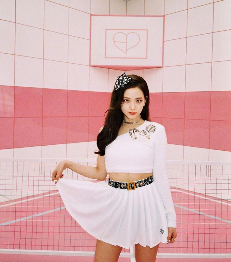 金智秀杂志2020开年双封,日版金智秀单封