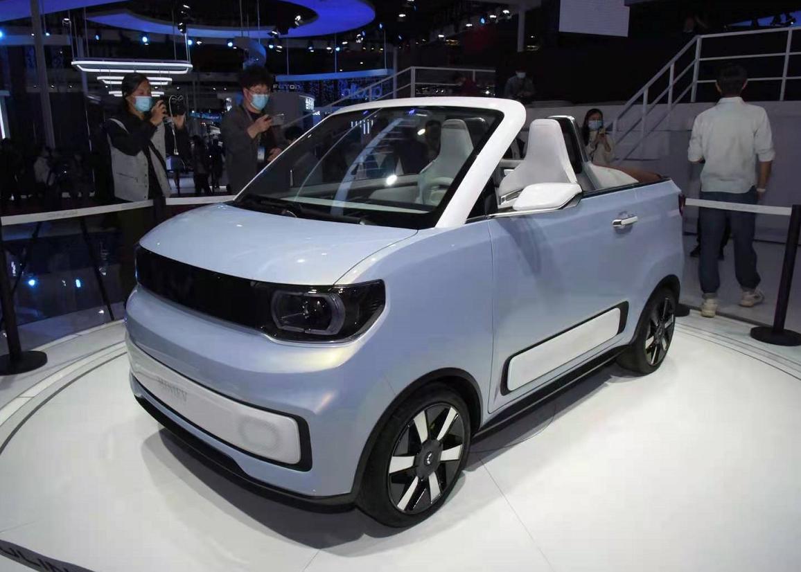 宏光miniev第三代最低落地价,宏光miniev第三代玛卡