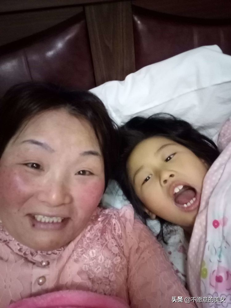 可爱的少妇自拍越来越丰满越来越成熟了