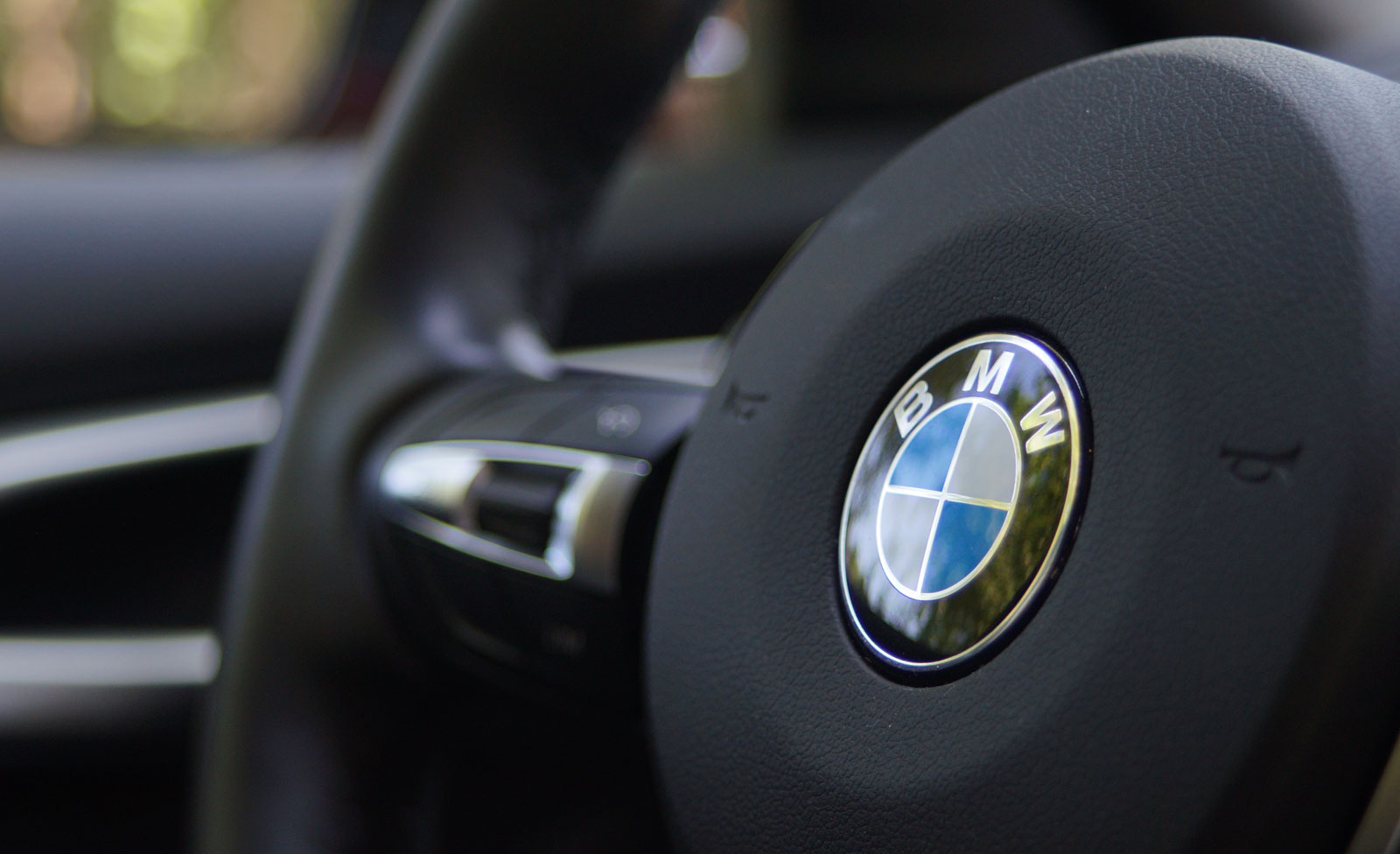 宝马1系三厢120i测评,宝马1系120im驾驶感受