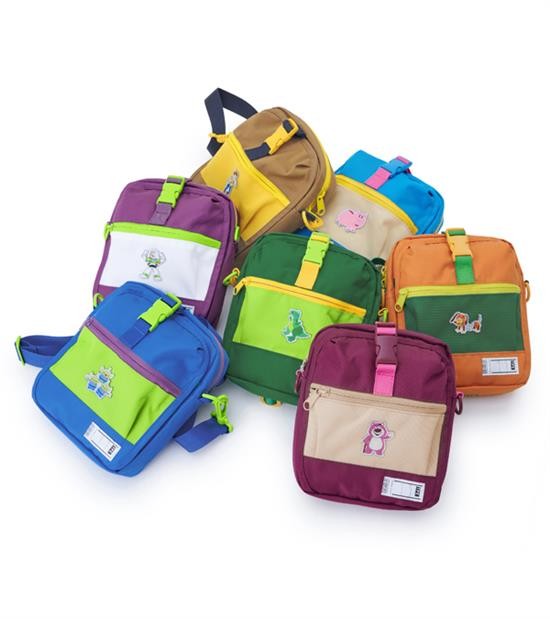 玩具总动员霸王龙大战三角龙,玩具总动员里的抱抱龙图片