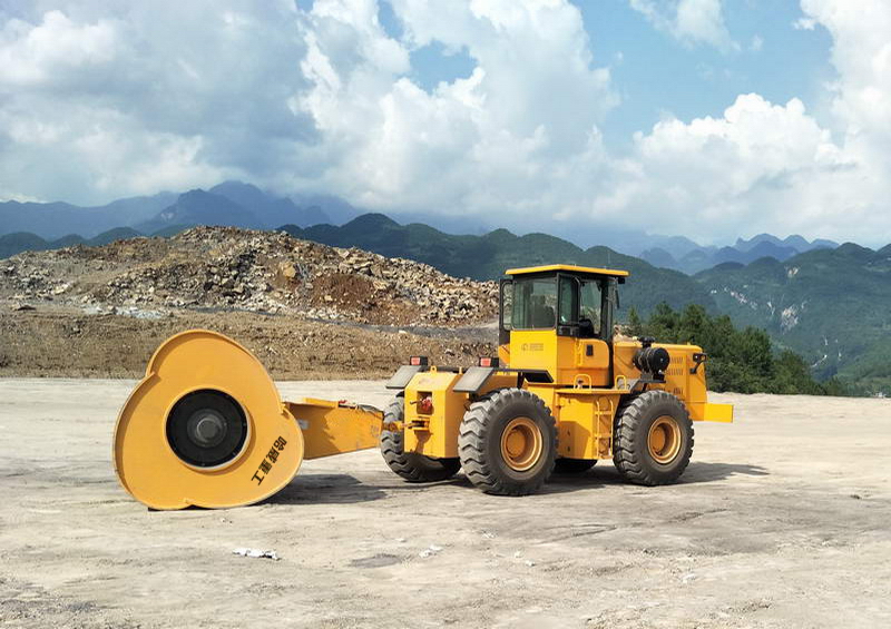 压路机冲击,冲击碾压机和压路机的施工顺序