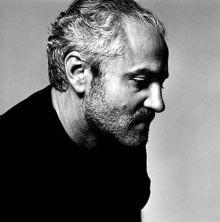 范思哲品牌故事,versace和范思哲是一个品牌吗