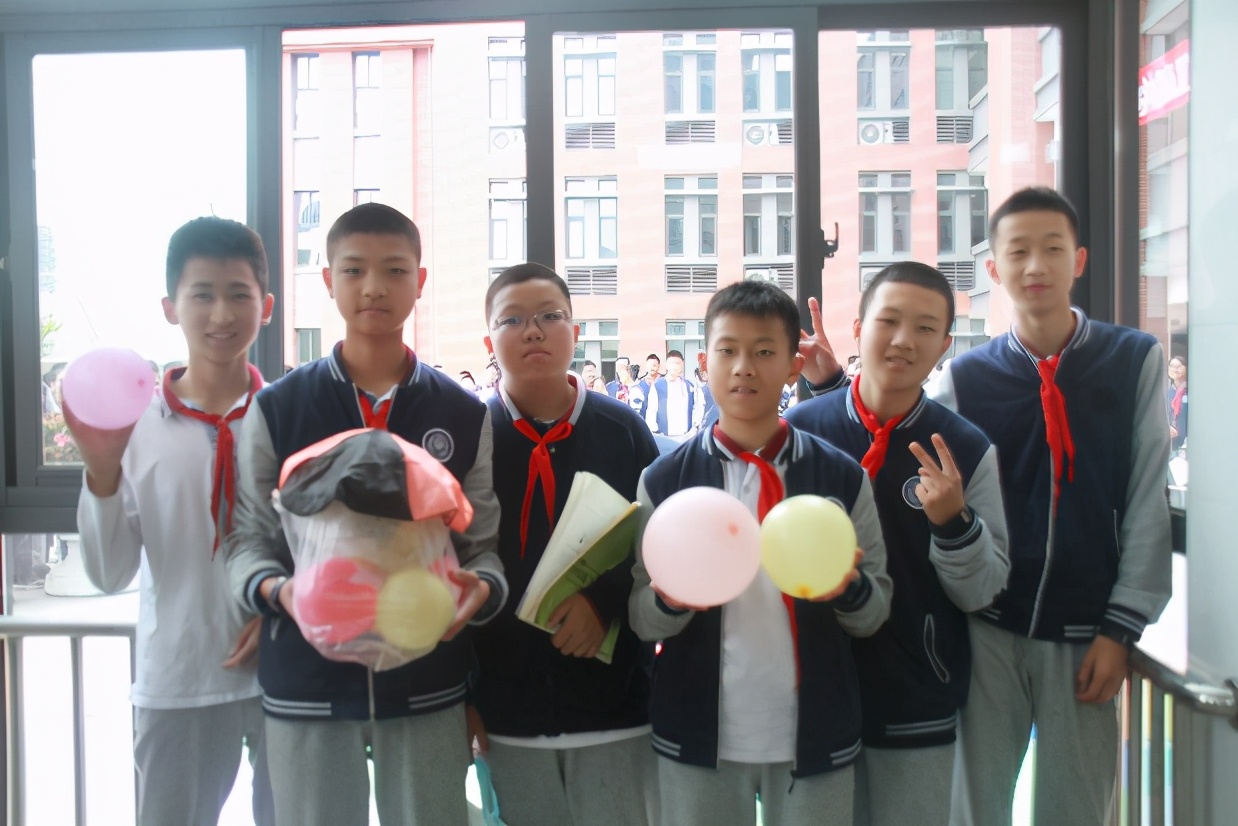 筑梦AI,智竞未来——天府七中科创体育节之科技活动回顾