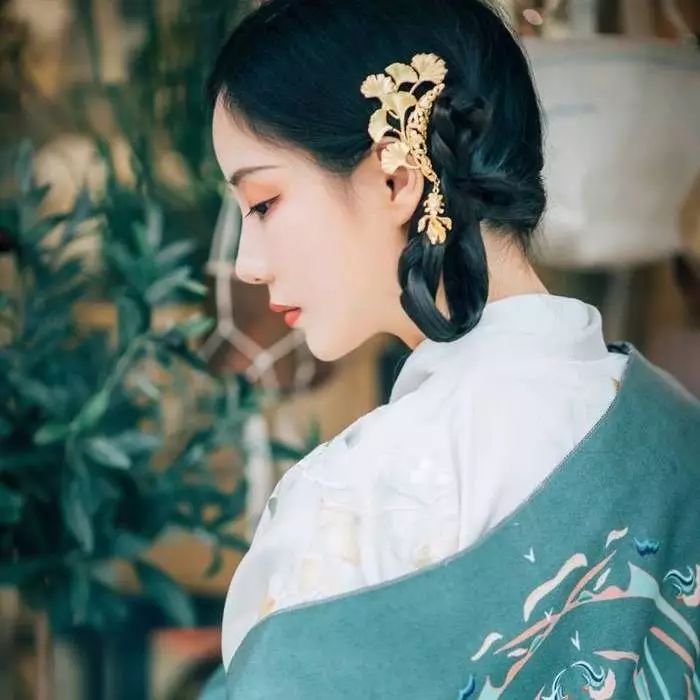 不染世俗的古风女头真人,有意境古风女头真人版