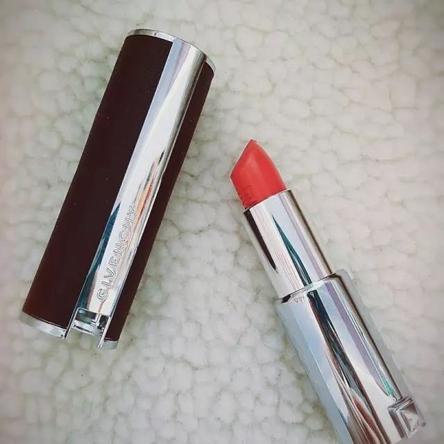 男朋友约我吃饭总是我买单,男朋友给我发了10块红包