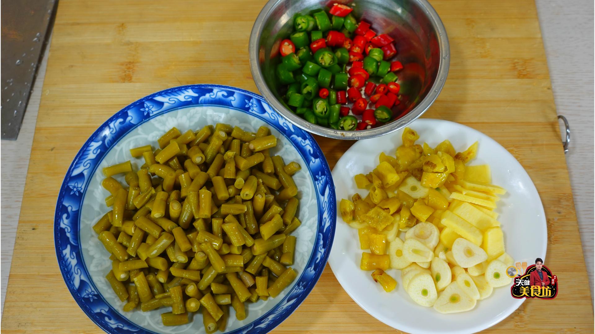 酸豆角炒鸡杂的正宗做法王刚,酸豆角爆炒鸡杂的做法