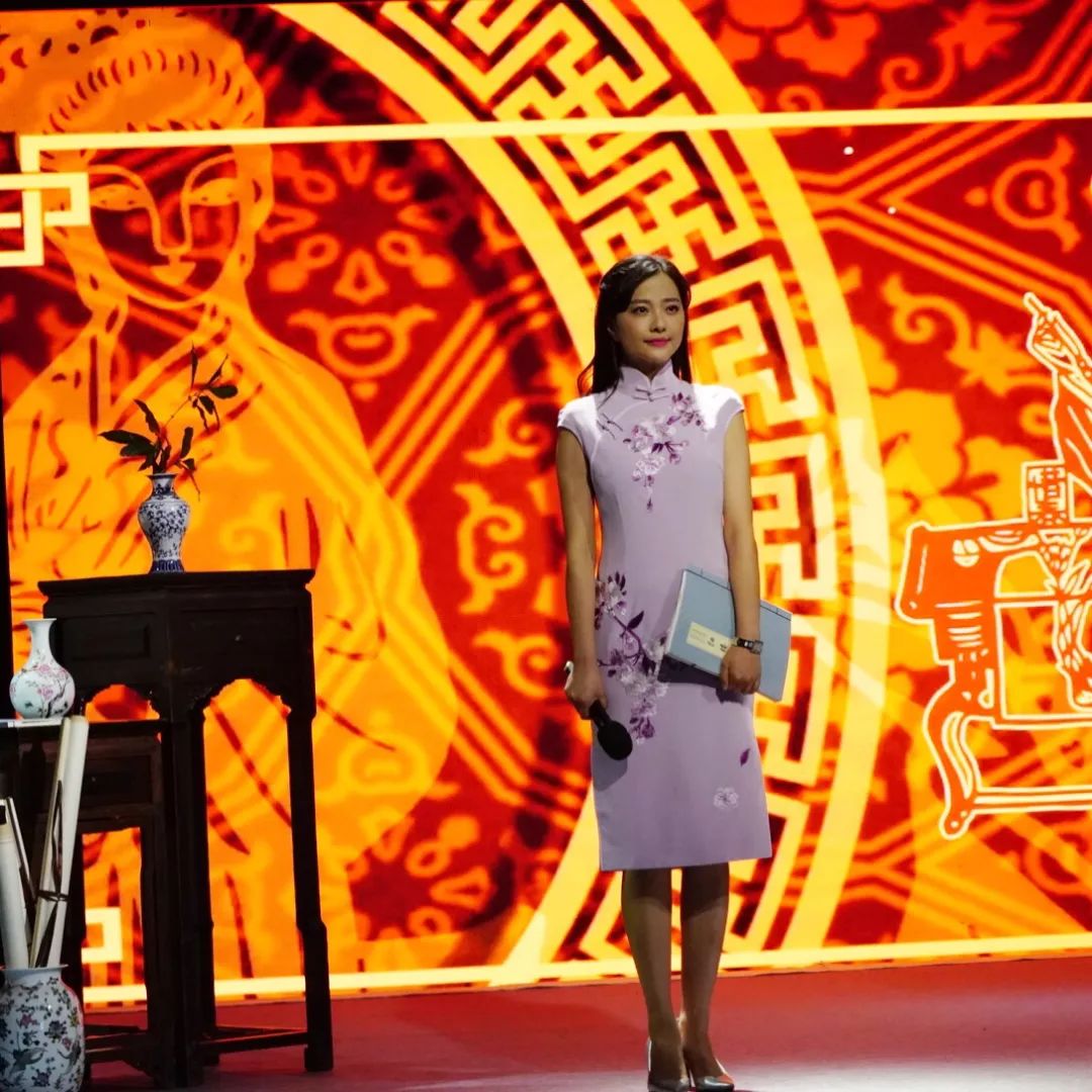 歌歌兰妮·闻香识女人|既有好看的皮囊，又有有趣的灵魂，四川广播电视台女主持杨旭