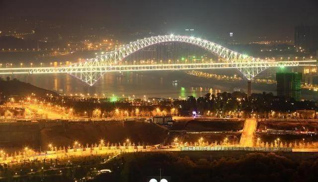 重庆这2所大学被全面点名曝光，毕业证毫无价值，学生报考需谨慎