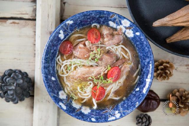 怎么在家做好吃又超简单面条,在家做普通的面条怎么做才好吃