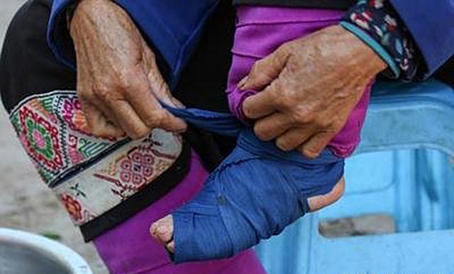 纤妙说应难，须从掌上看，古代为何要用裹小脚的方式对待女性